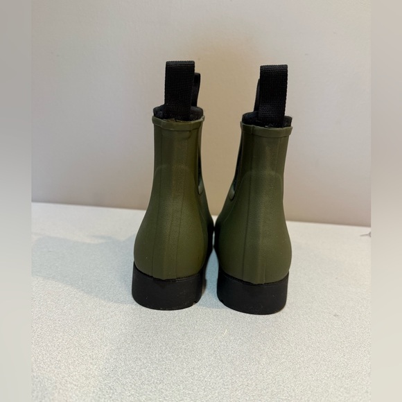Quince Rubber Waterproof Ankle Rain Boot Women's size 6 army‎ green & black - Picture 3 of 6